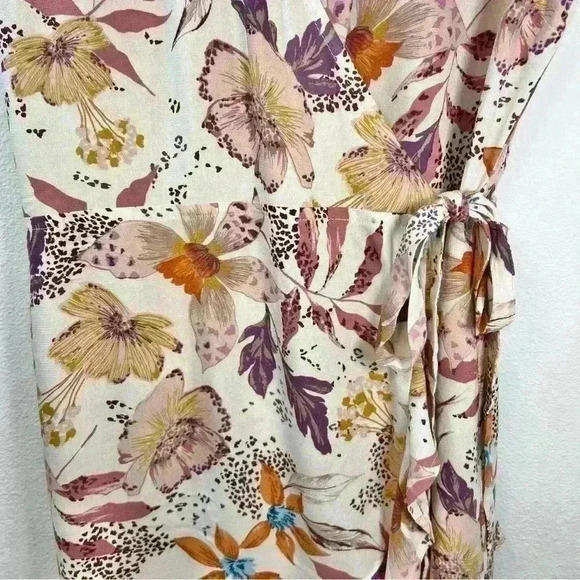 Lovestitch Alanna Flutter Sleeve Mini Wrap Dress Size Small - Picture 4 of 13